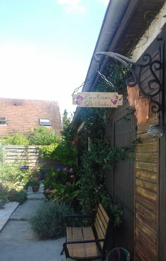La Maison Du Bonheur Saintry-sur-Seine Luaran gambar